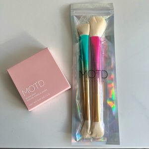 M.O.T.D. Blush Duo Soft Glow Pink Lace and Party of Two Dual Ended Make Up Brush